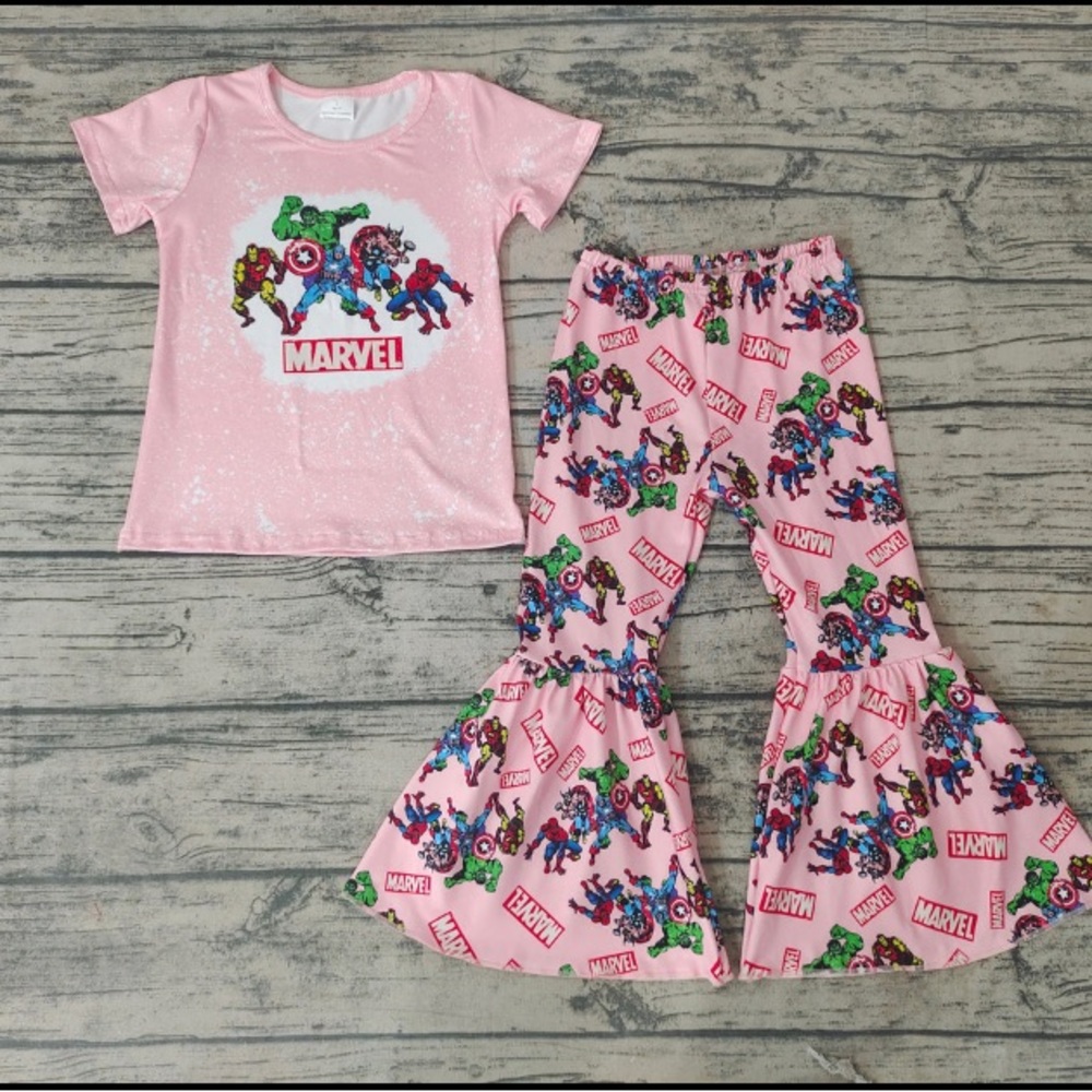 Little girls 2 piece set (Marvel )